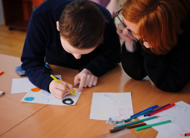 Волонтеры проекта «Верю в тебя!» помогли 24 ребятам из детских домов подтянуть знания по математике, русскому и английскому